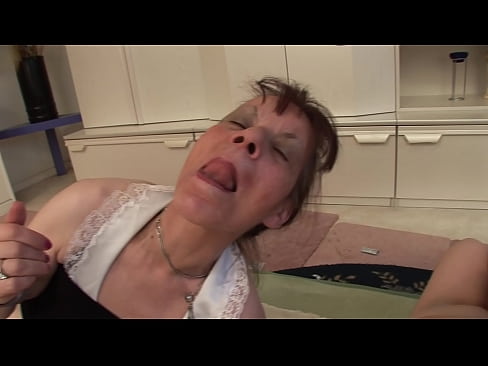 ❤️ Bi amona eta aitona batek hirukotea dute ❌ Izorra gurean eu.kutjeporno.ru ❌❤