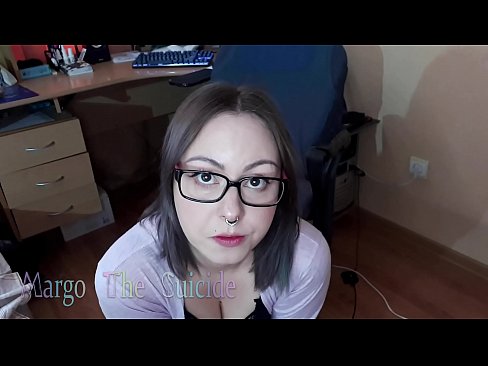 ❤️ Neska sexy betaurrekoekin dildoa zurrupatzen du kameraren aurrean ❌ Izorra gurean eu.kutjeporno.ru ❌❤