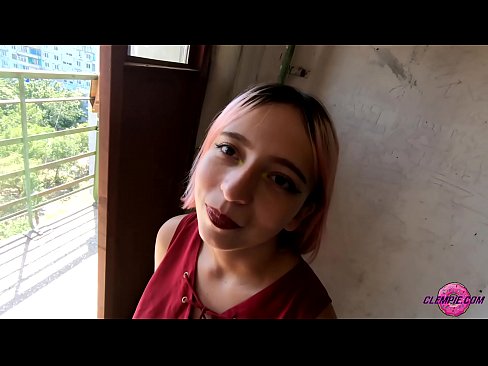❤️ Ikasle sentsuak arrotz bat zurrupatzen du kanpoaldean - Cum On His Face ❌ Izorra gurean eu.kutjeporno.ru ❌❤